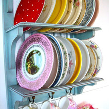 KITCHEN, SMALL OPEN PLATE & CUP WALL RACK