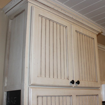 Bead Board Upper With Crown Molding