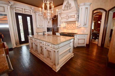 This is an example of a kitchen in Dallas.
