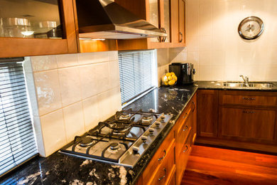 Rustikale Küche in Perth