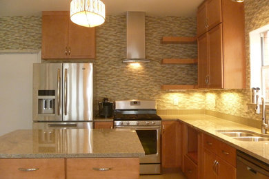 This is an example of a kitchen in Houston.