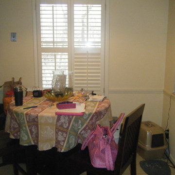 Before the banquette - notice the unsightly litter box in the corner.
