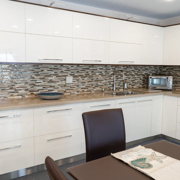 Beige high-gloss kitchen in Toronto