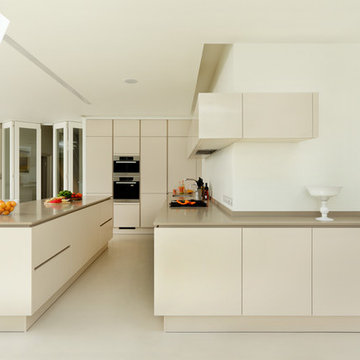 Bellamy - a sleek and contemporary open plan kitchen and dining space