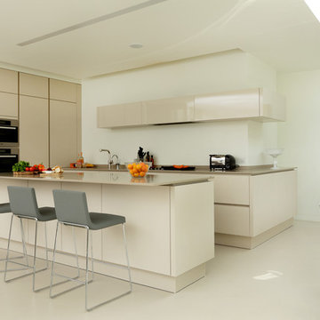 Bellamy - a sleek and contemporary open plan kitchen and dining space
