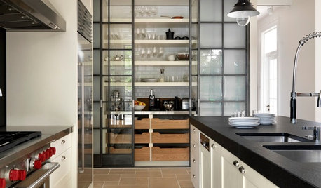 Walk-In vs Cabinet Pantries: What Will Work Best in Your Kitchen?
