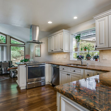 Bellevue Traditional Kitchen - Williams