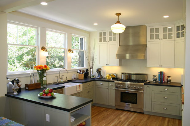 Traditional Kitchen by Lorin Hill, Architect