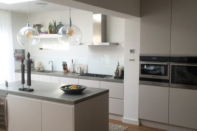 Design ideas for a contemporary kitchen in London.