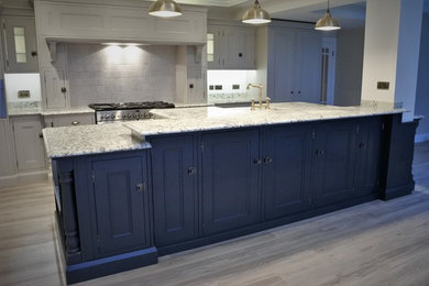 Design ideas for a classic kitchen in Glasgow.