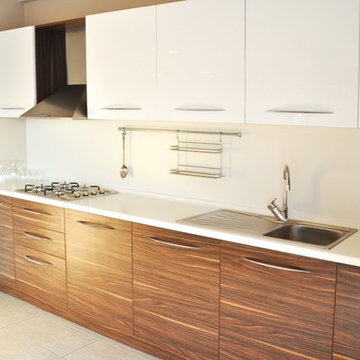 Bicester Wood And Glossy Kitchen