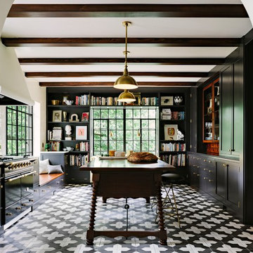 Black-and-White Badajoz for a Stylish Condo