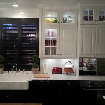 Black and White Kitchen in Folsom