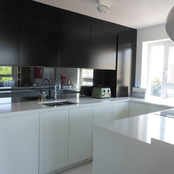 Black & White Kitchen in Islington N1