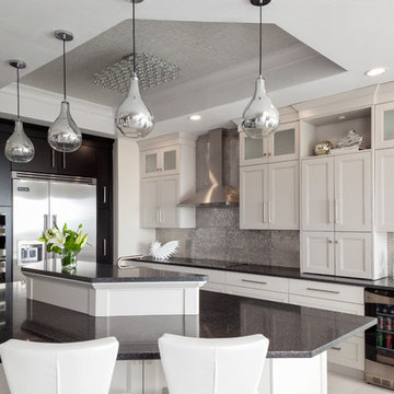 Black and White Transitional Kitchen