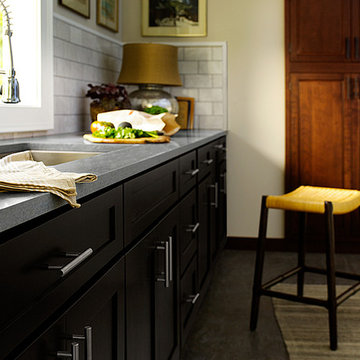 Black Kitchen Cabinets | Dayton Door Style | CliqStudios