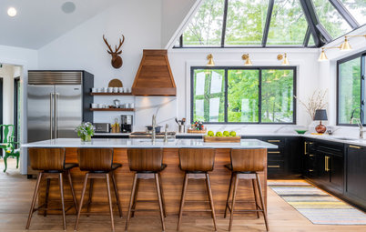 Pros and Cons: Painted vs. Stained Kitchen Cabinets