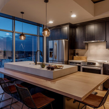 Black, White, and Warm = Modern Kitchen Makeover