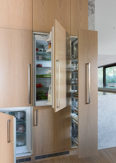 Modern Kitchen by STUDIOMINT Architecture & Interiors