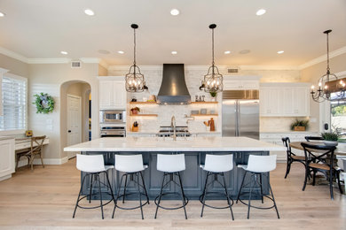 Trendy kitchen photo in Orange County