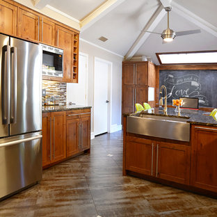 75+ Küchen mit Rückwand aus Stäbchenfliesen und Travertin Ideen