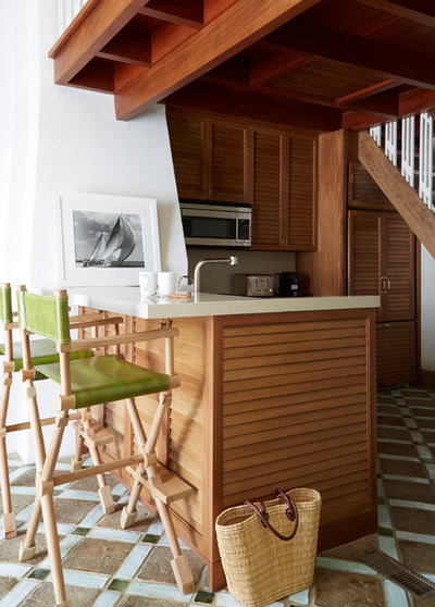 Beach Style Kitchen by Frank de Biasi Interiors