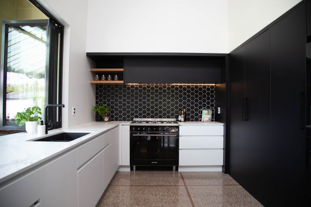 Modern Kitchen by Niche Design Co | Chelsey Mathieson