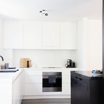 Bondi Beach Bachelor Pad.