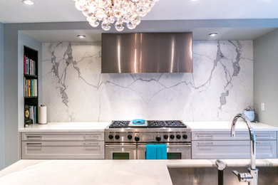 Elegant kitchen photo in Toronto