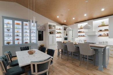 Kitchen - kitchen idea in Cleveland with an island