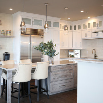 Bright and light two toned contemporary kitchen
