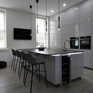 Bright and Modern Kitchen with fantastic clean lines