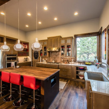 Bright and Open Kitchen in Sunriver, Bend OR