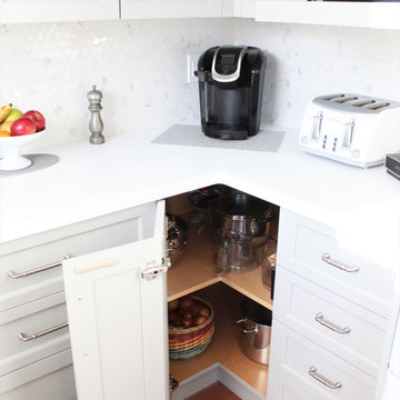 Bright and quaint Kitchen