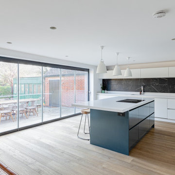 Bright, light Handleless Kitchen in Bedford