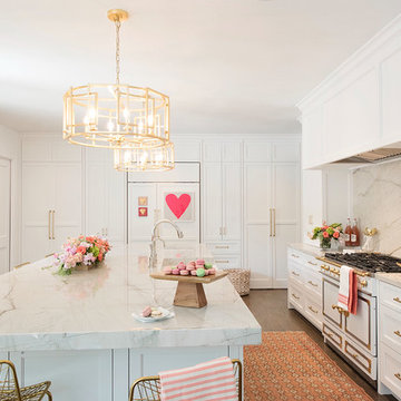 Bright, Lovely Kitchen in Benjamin Moore's Decorator's White