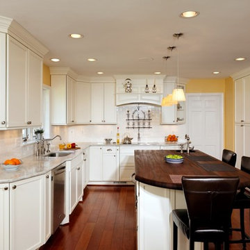 Bright, Traditional Kitchen in McLean, Virginia