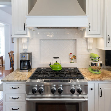 Bright Traditional Kitchen in Pipersville