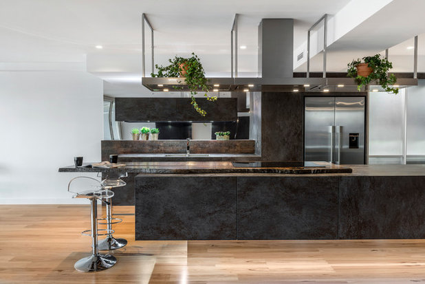 Modern Kitchen by Kim Duffin for Sublime Luxury Kitchens & Bathrooms