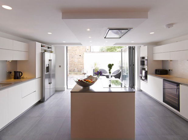 Contemporary Kitchen by NSI Design Ltd