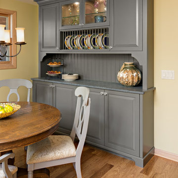 Built-in dining hutch | Che Bella Interiors