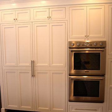 Built-In Double Oven and Pantry