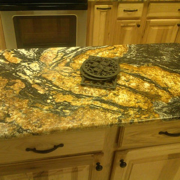Burns kitchen - Hickory Natural - Orinoco Granite