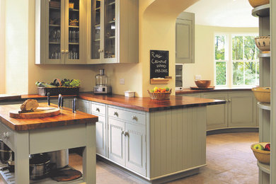 This is an example of a traditional kitchen in Dublin.