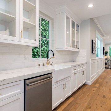Butler Pantry, Immaculate Encino
