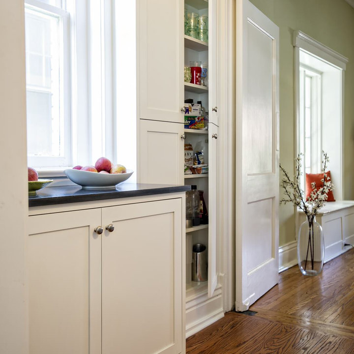 Small Butler Pantry - Photos & Ideas | Houzz