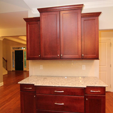 Butlers Pantry / Build in Buffet Center