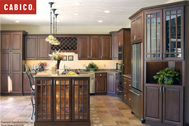 Example of a classic kitchen design in Edmonton
