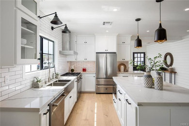Inspiration for a farmhouse kitchen in Los Angeles.