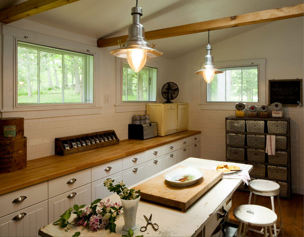 Rustic Kitchen by Tereasa Style